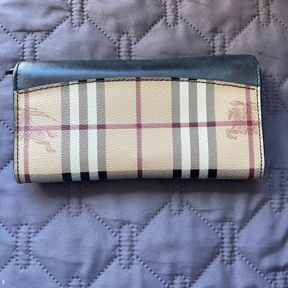 Burberry Nova Check Tote - Picture 14 of 14